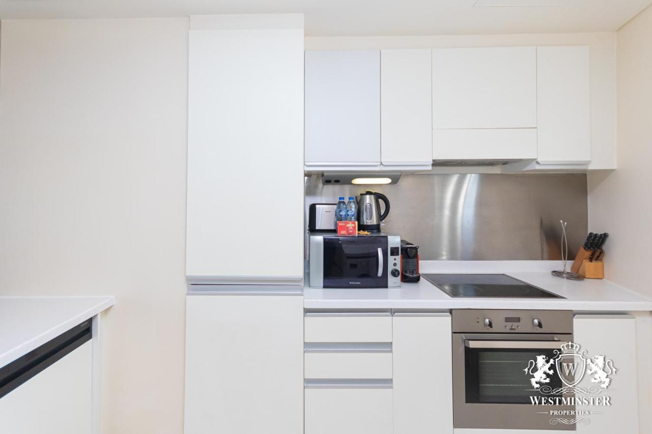 Westminster Dubai Mall Buitenkant foto A typical kitchen in a Westminster apartment