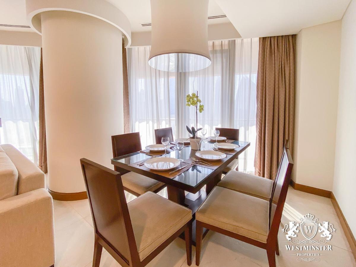 Westminster Dubai Mall Buitenkant foto A dining room