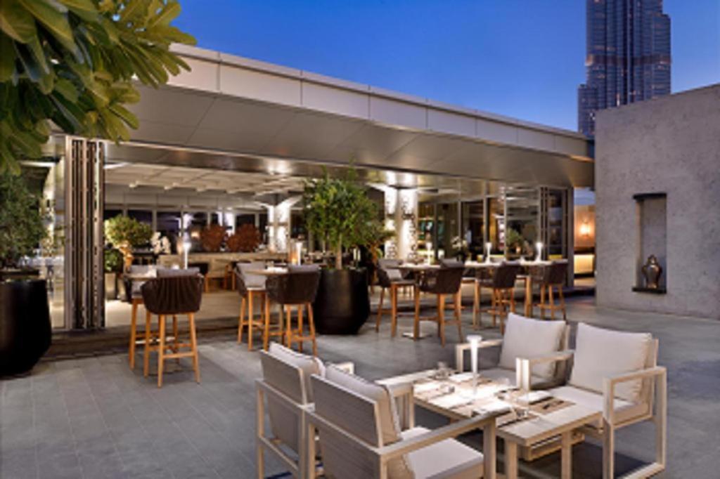 Westminster Dubai Mall Buitenkant foto The Bar