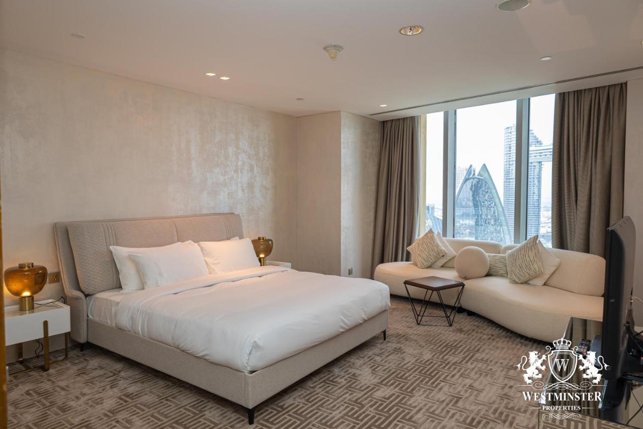 Westminster Dubai Mall Buitenkant foto A bedroom at the Westin Dubai