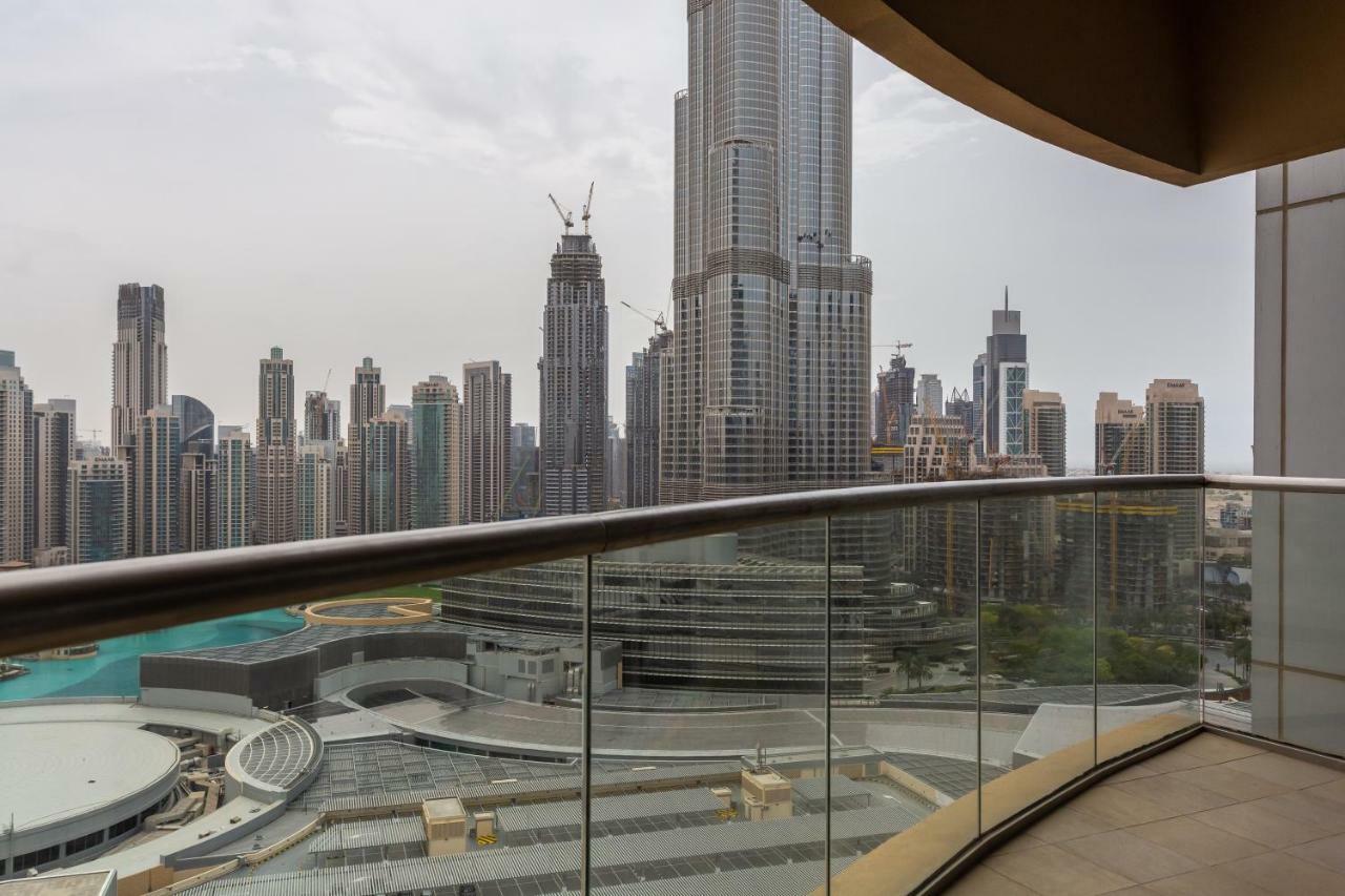 Westminster Dubai Mall Buitenkant foto View of the Dubai skyline from the 122nd floor of the Burj Khalifa