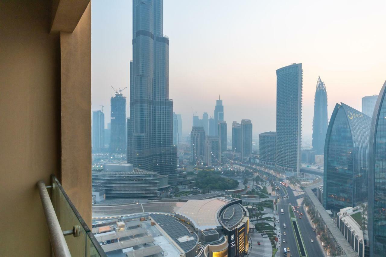Westminster Dubai Mall Buitenkant foto View of the Dubai skyline from the hotel